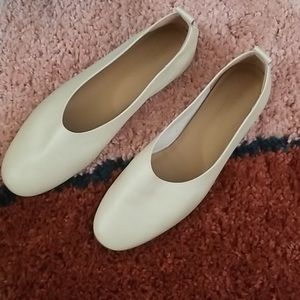 Everlane Day Glove flat cream size 7